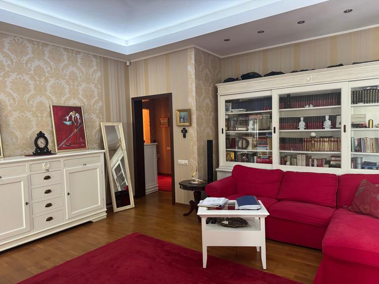 Apartament cu 3 camere decomandat în Ultracentral