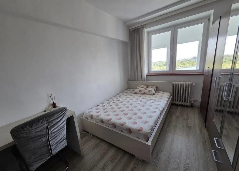 Apartament cu 3 camere decomandat, mobilat în Lacul Tei