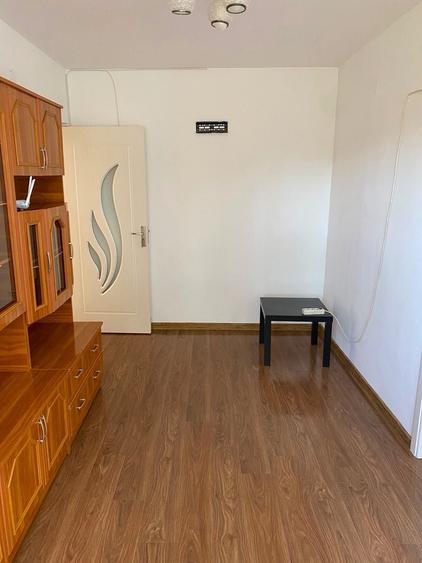 Apartament cu 2 camere decomandat în C5