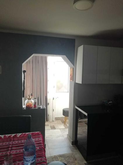 Apartament cu 3 camere decomandat în Mătăsari