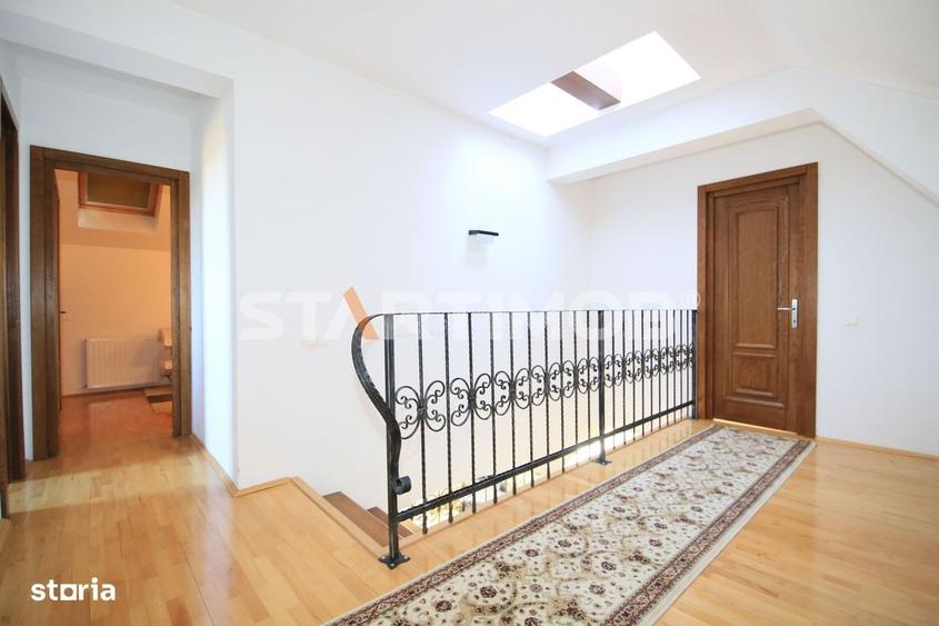 Casă cu 4 camere în Cristian