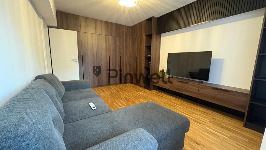 Apartament cu 5 camere decomandat, mobilat în Mihai Bravu