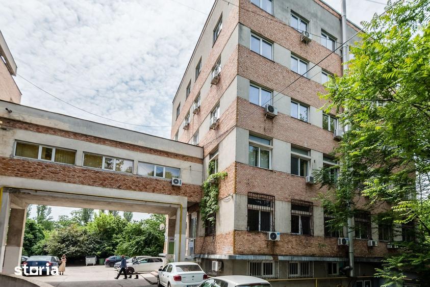 Spațiu comercial, de 33 mp, în Regie