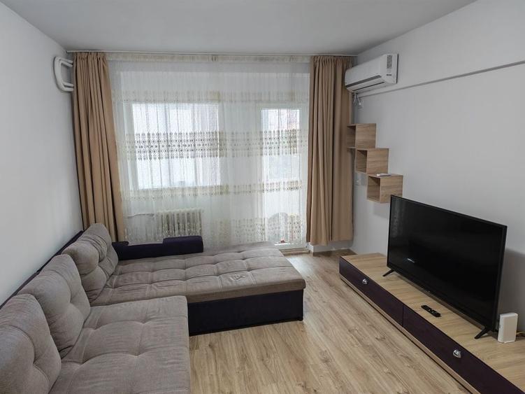Apartament cu 3 camere decomandat în Fundeni