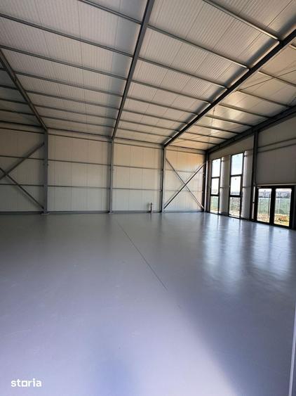 Spațiu comercial, de 1,000 mp, în Dărmănești