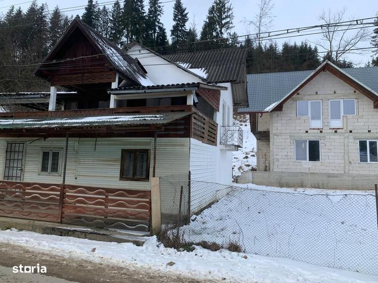 Casă cu 4 camere în Vicovu de Sus