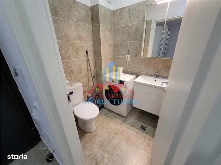 Apartament cu 2 camere decomandat în Roșu