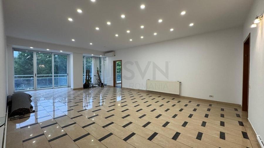 Apartament cu 5 camere decomandat în Primăverii