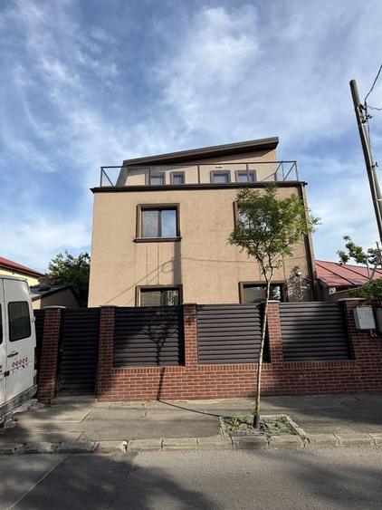 Casă cu 4 camere în Exterior Vest