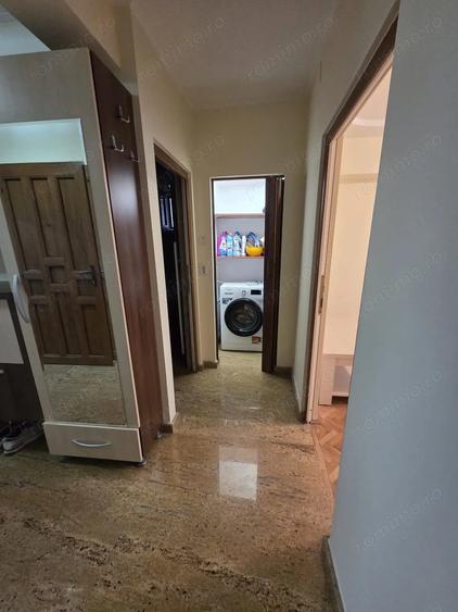 Apartament cu 3 camere decomandat în Spitalul Județean