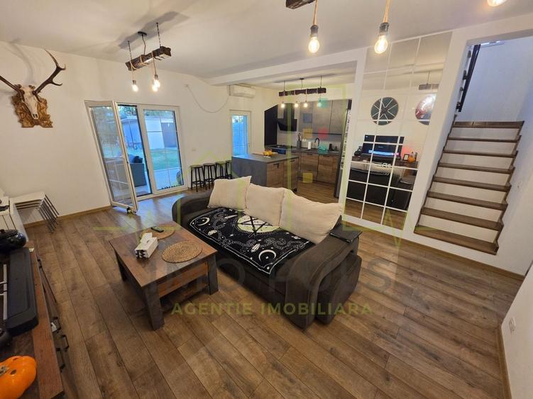 Duplex cu 5 camere cu Canalizare în Ghiroda