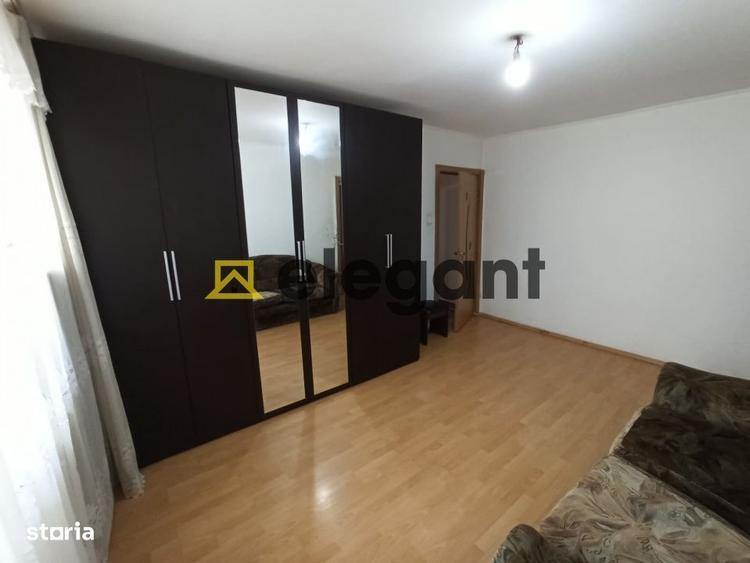 Apartament cu 3 camere semidecomandat, mobilat în Craiovița Nouă