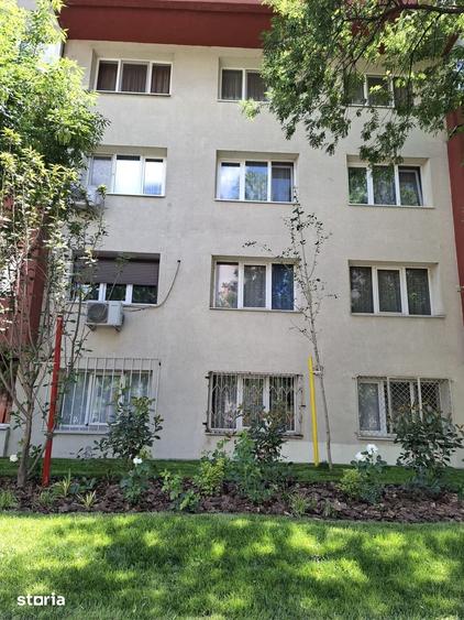 Apartament cu 4 camere în Rahova