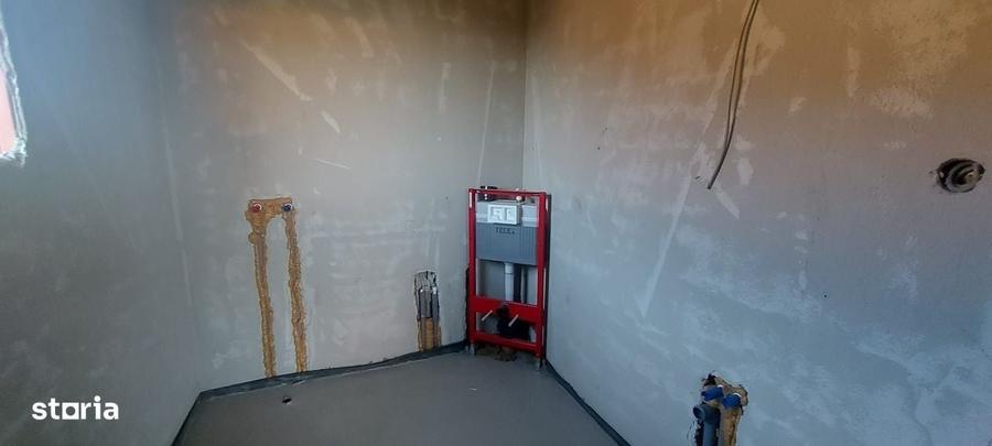 Casă cu 4 camere cu Teren 450 Mp în Periș
