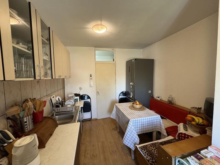 Apartament decomandat cu 3 camere in Florilor, strada Crinului - 9