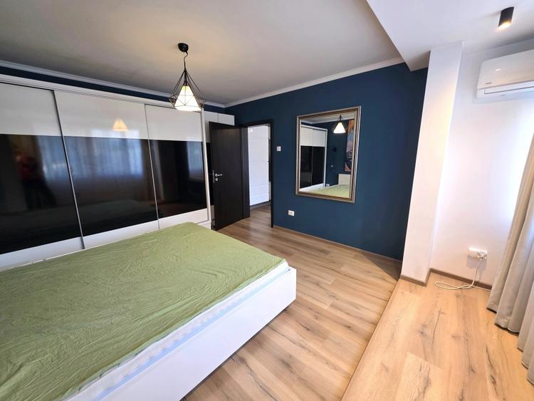 Apartament cu 3 camere semidecomandat, mobilat în Sala Palatului