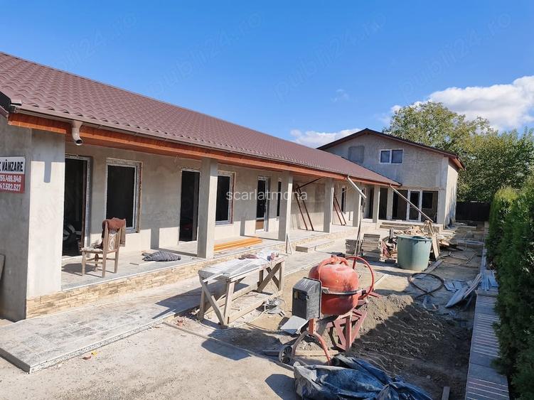 Casă cu 10 camere cu Teren 600 Mp în Central