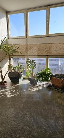 Apartament cu 4 camere semidecomandat în Simeria