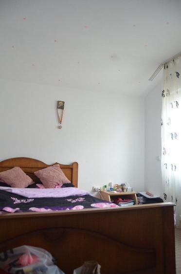 Casă cu 5 camere cu Teren 186 Mp în Valea Alba
