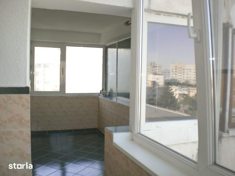 Apartament cu 3 camere decomandat în Decebal