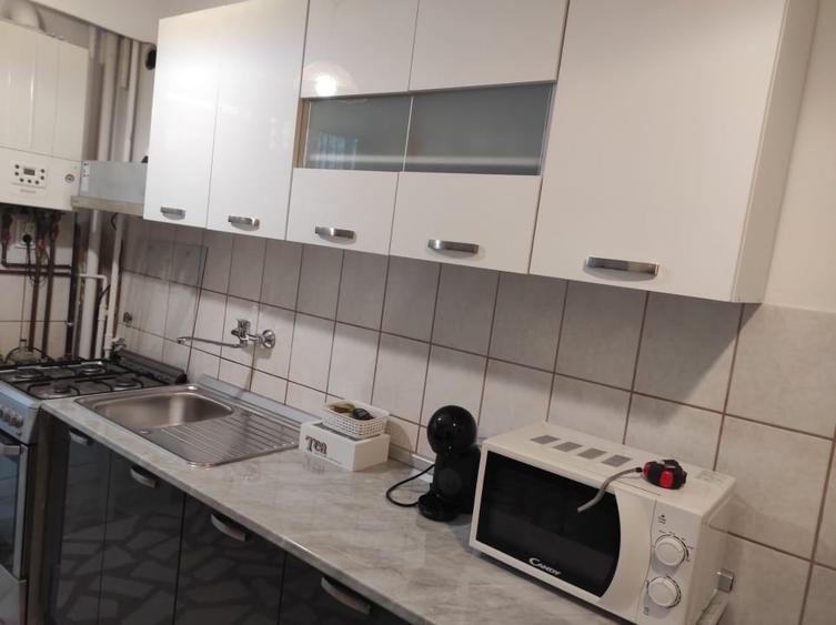 Casă individuală cu 9 camere cu Canalizare în Someșeni