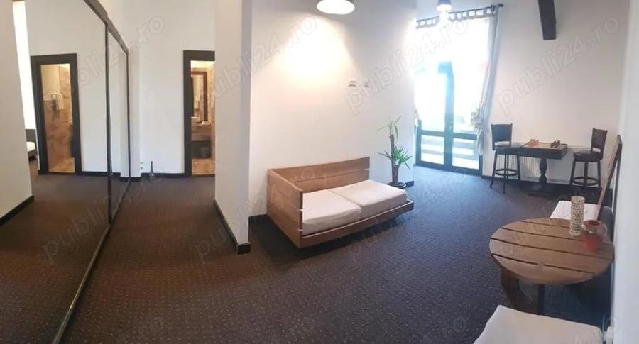 Spațiu comercial, de 1,000 mp, în Săvinești