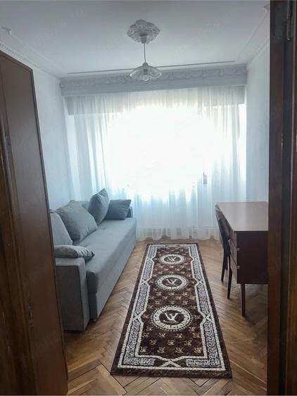 Apartament cu 3 camere decomandat în City Park Mall