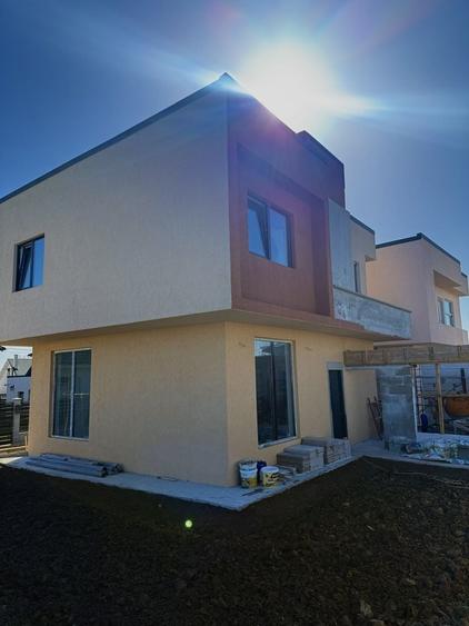 Casă cu 4 camere în Valu lui Traian