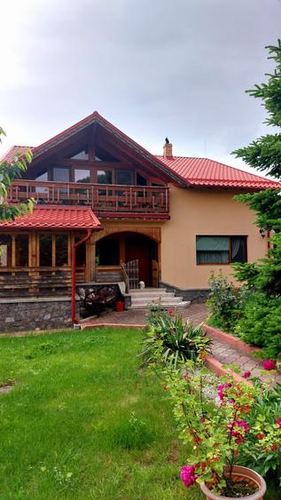 Casă individuală cu 5 camere cu Canalizare în Cornu de Sus (Cornu)