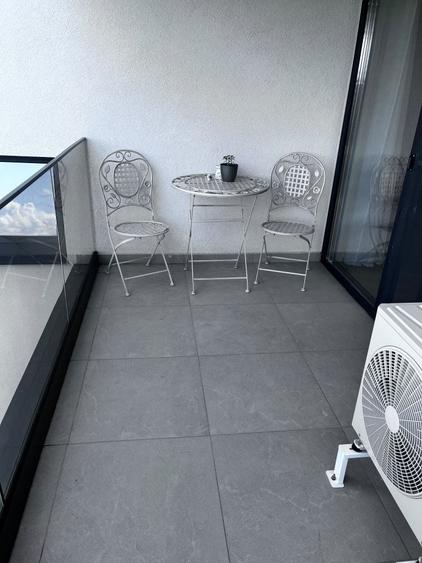 Apartament cu 2 camere decomandat în Sisești