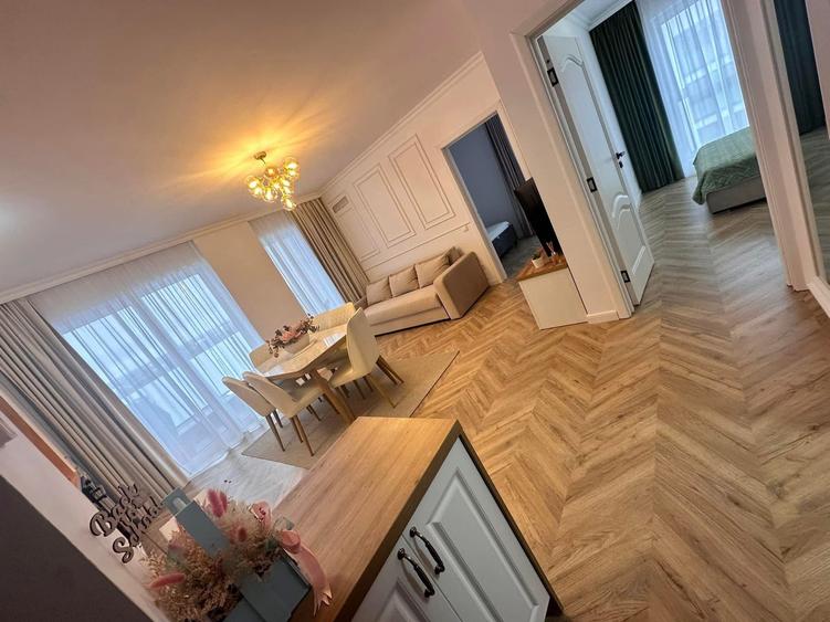 Apartament cu 3 camere decomandat în Independenței
