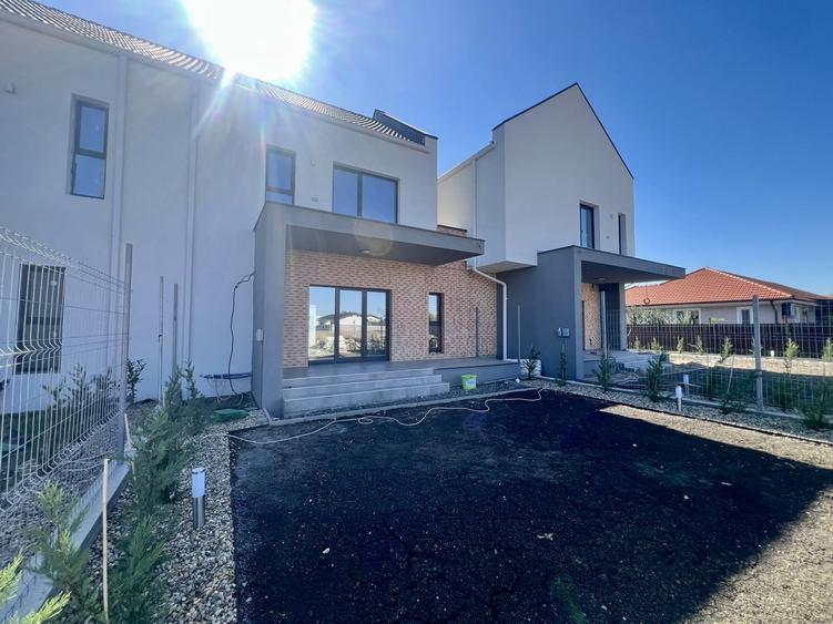 Casă cu 3 camere cu Teren 216 Mp în Săcălaz