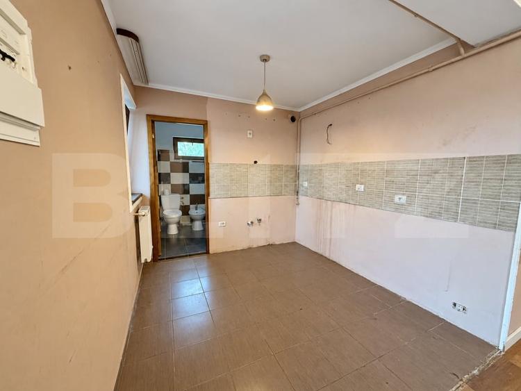 Apartament cu 3 camere semidecomandat în Bucium