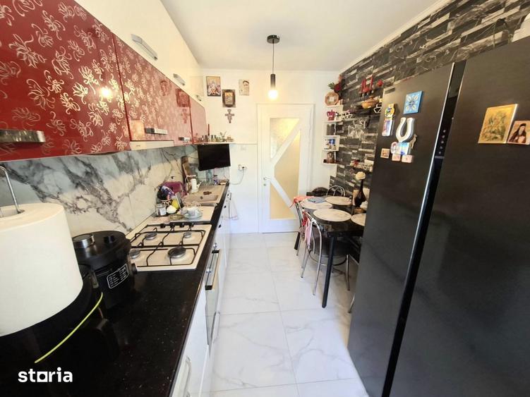 Apartament cu 4 camere decomandat în Central