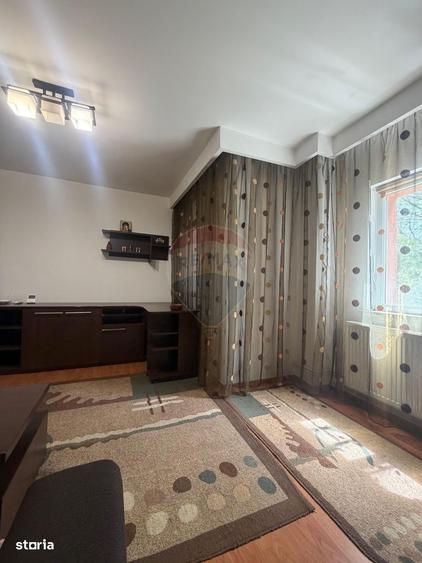 Apartament cu 2 camere decomandat, mobilat în Rovine