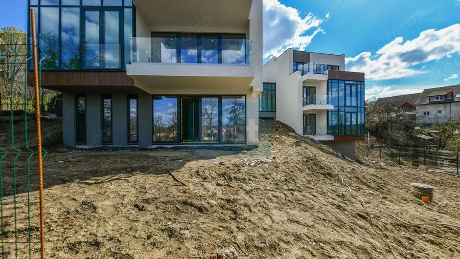 Casă cu 7 camere cu Teren 1250 Mp în Zorilor