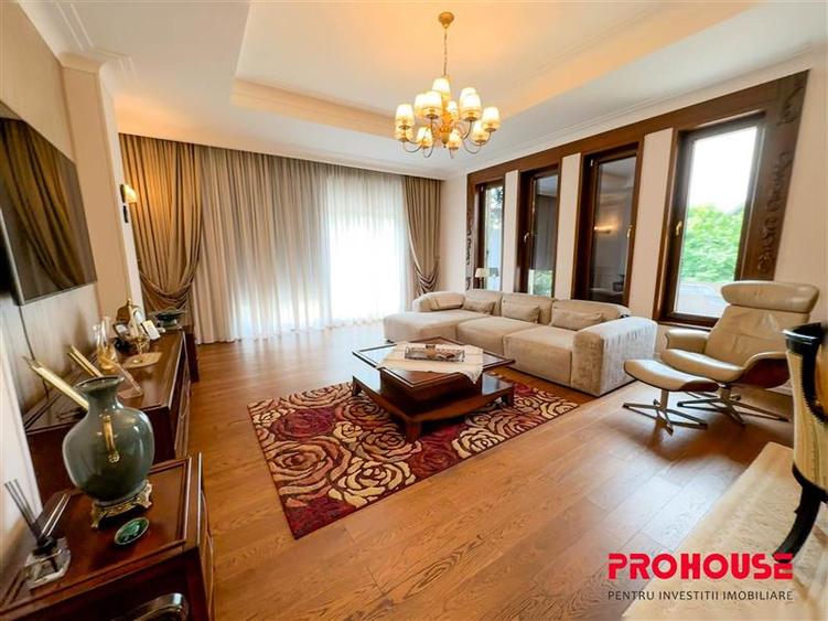 Casă cu 4 camere cu Teren 1336 Mp în Șerbănești