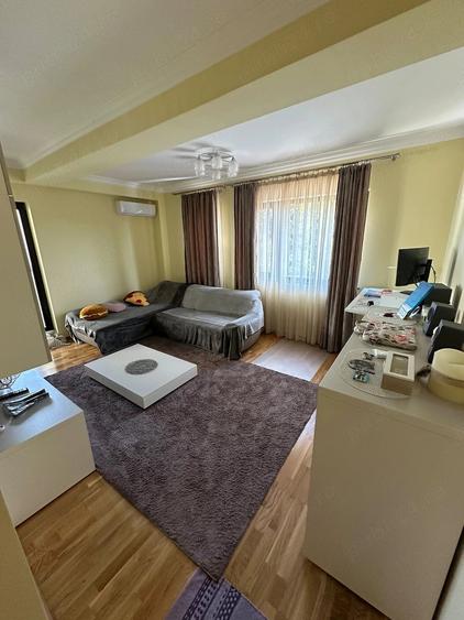 Apartament cu 3 camere decomandat, mobilat în Spitalul Județean