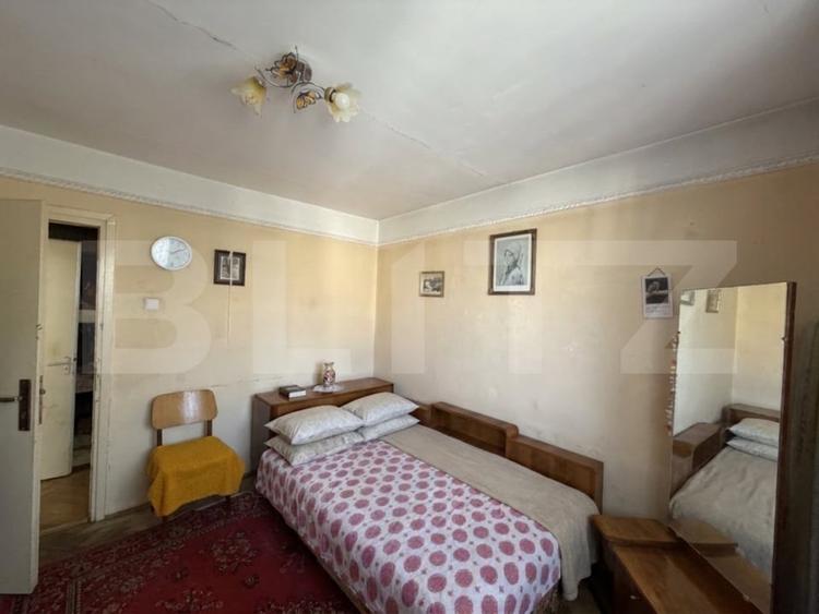 Apartament cu 3 camere semidecomandat în Central