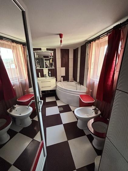 Casă cu 4 camere în Mihăești