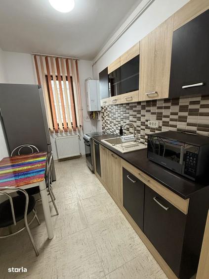 Apartament cu 3 camere în Girocului