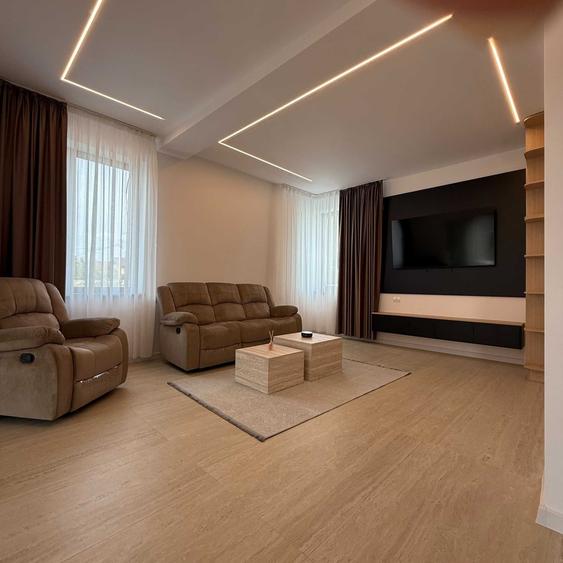 Casă cu 4 camere cu Teren 350 Mp în Prundu