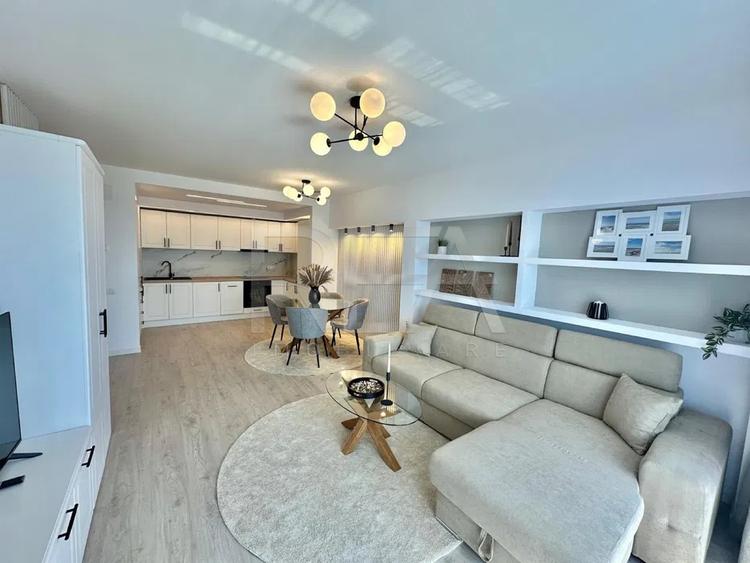 Apartament cu 3 camere semidecomandat, mobilat în Ghencea