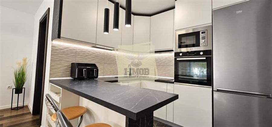 Apartament cu 2 camere semidecomandat, mobilat în Sub Arini