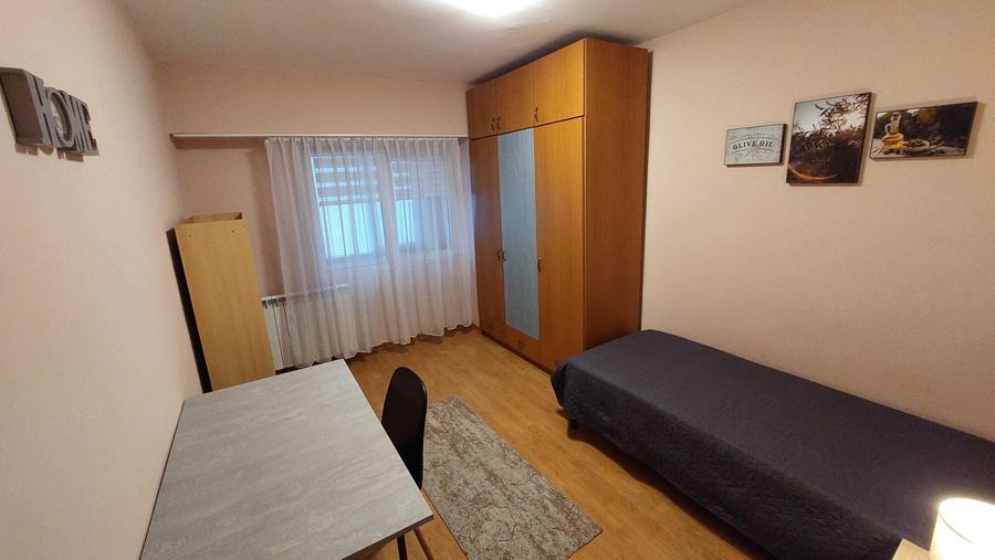 Apartament cu 4 camere decomandat în Păcurari