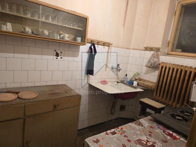 Casă individuală cu 5 camere cu Canalizare în Doamna Ghica