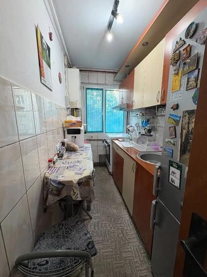 Apartament cu 3 camere semidecomandat în Șega