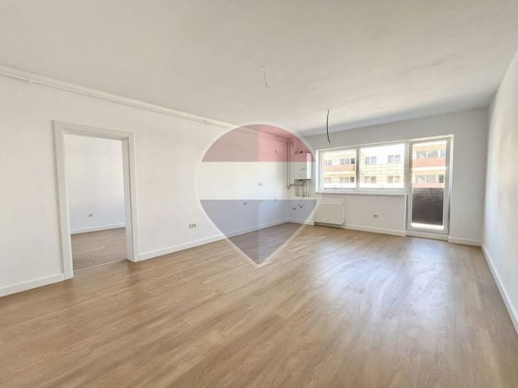 Apartament cu 2 camere semidecomandat în Sânpetru
