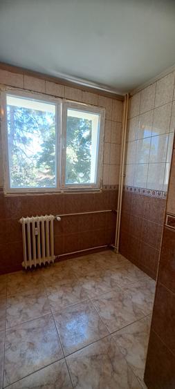 Apartament cu 4 camere decomandat în 1 Decembrie 1918