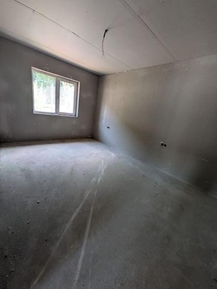 Duplex cu 4 camere cu Canalizare în Florești